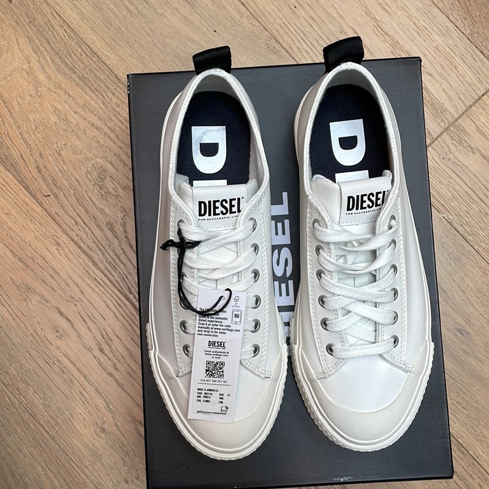 Diesel S-JOMUA LC nwt size 8.5 / 41 white